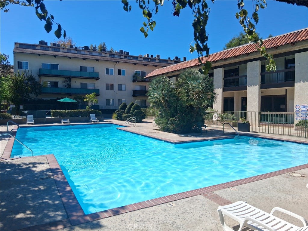 5640 WHITE OAK Avenue, #C216, Encino, CA 91316 5640 WHITE OAK Avenue, #C216, Encino, CA 91316