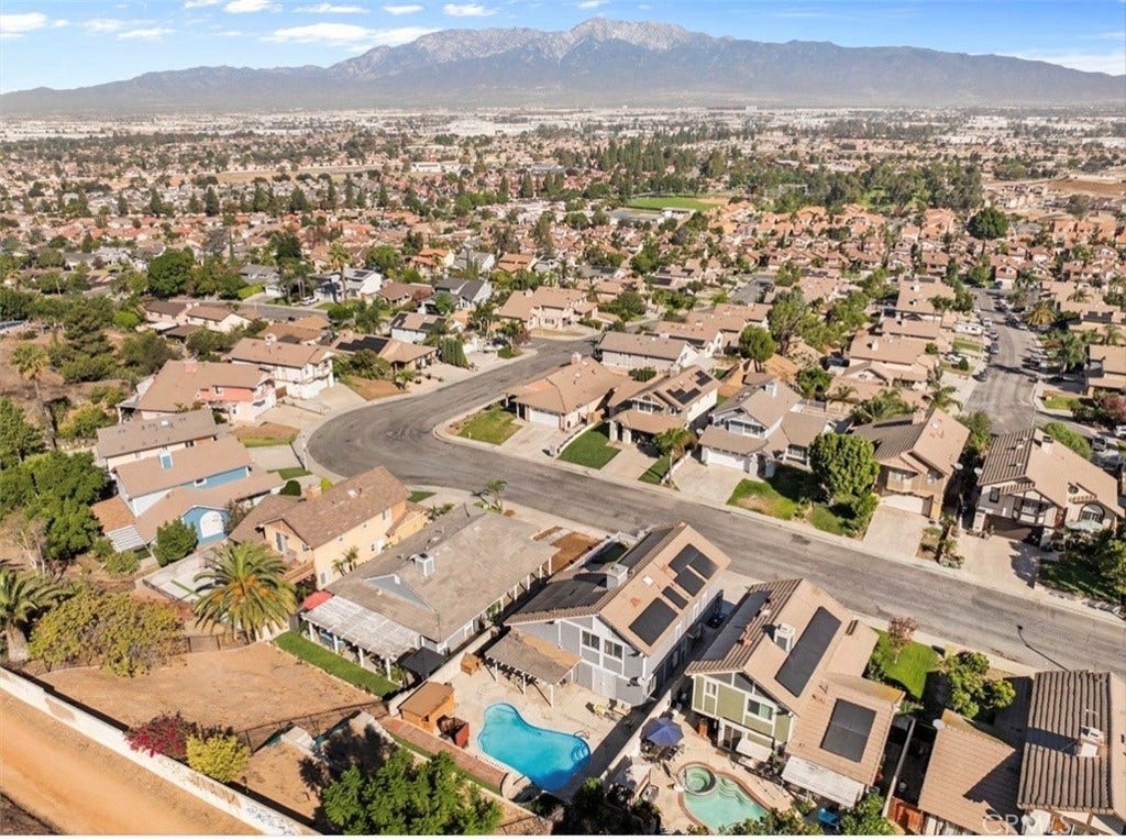 14729 Weeping Willow, Fontana, CA 92337 14729 Weeping Willow, Fontana, CA 92337