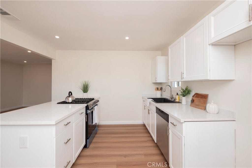 17140 Parsons, Riverside, CA 92508 Kitchen