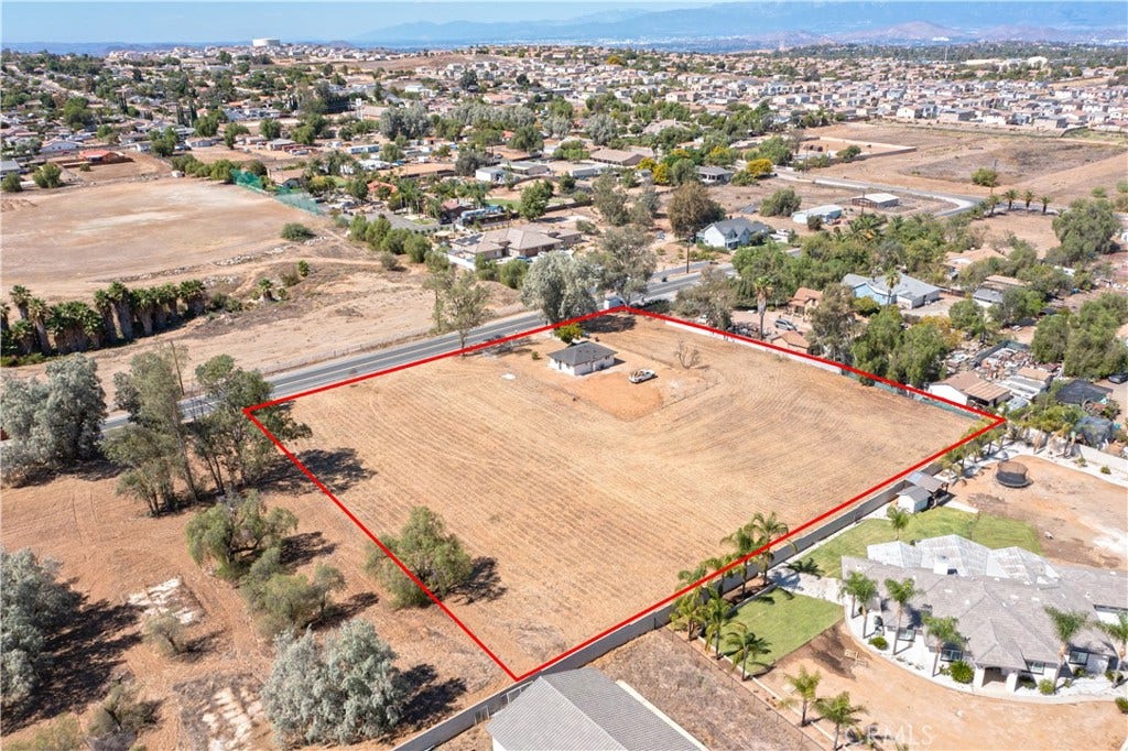 17140 Parsons, Riverside, CA 92508 17140 Parsons, Riverside, CA 92508