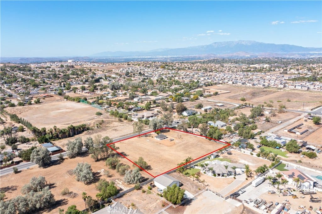 17140 Parsons, Riverside, CA 92508 17140 Parsons, Riverside, CA 92508