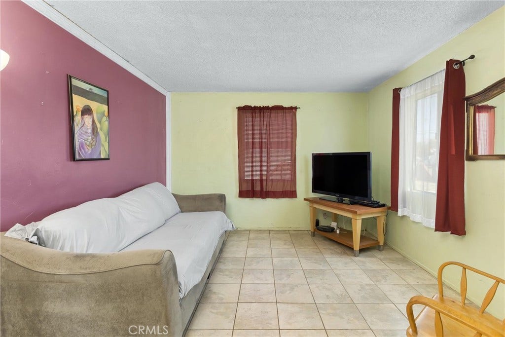 8982 Elm Avenue, Fontana, CA 92335 8982 Elm Avenue, Fontana, CA 92335
