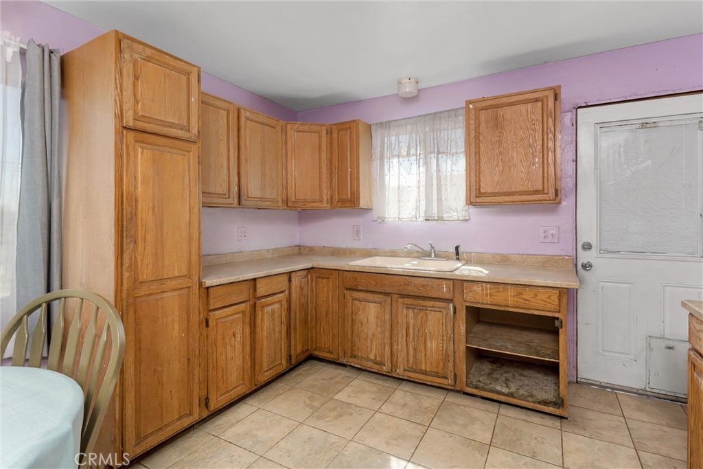 8982 Elm Avenue, Fontana, CA 92335 8982 Elm Avenue, Fontana, CA 92335