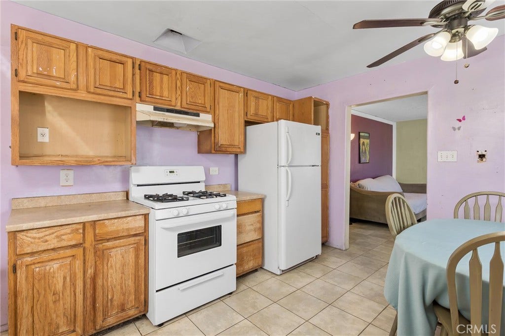 8982 Elm Avenue, Fontana, CA 92335 8982 Elm Avenue, Fontana, CA 92335