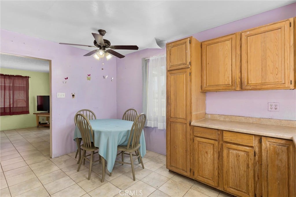 8982 Elm Avenue, Fontana, CA 92335 8982 Elm Avenue, Fontana, CA 92335