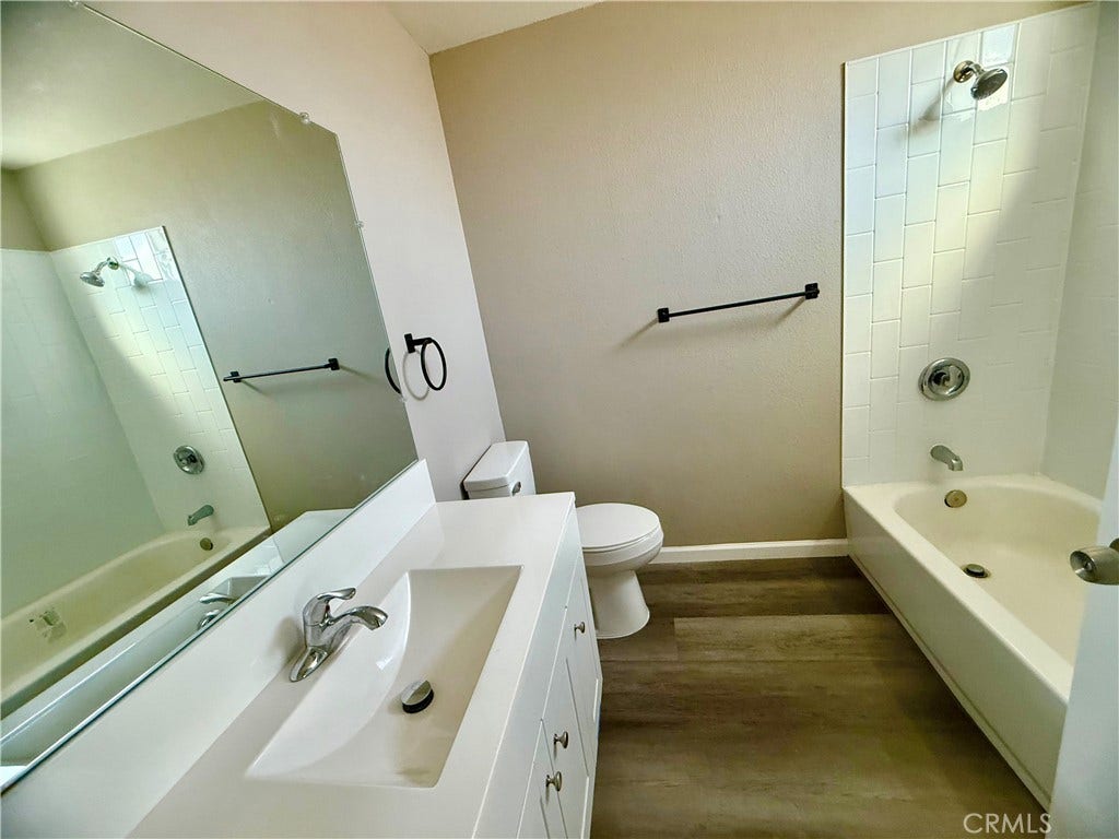 Shared upstairs Bathroom