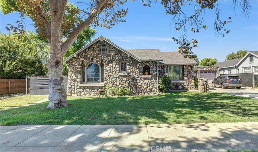 Property photo for 1155 N Campus Avenue, Ontario, CA