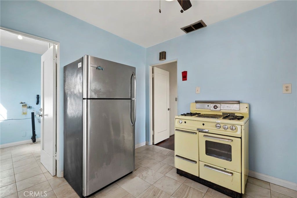 1565 N Palomares, Pomona, CA 91767 1565 N Palomares, Pomona, CA 91767