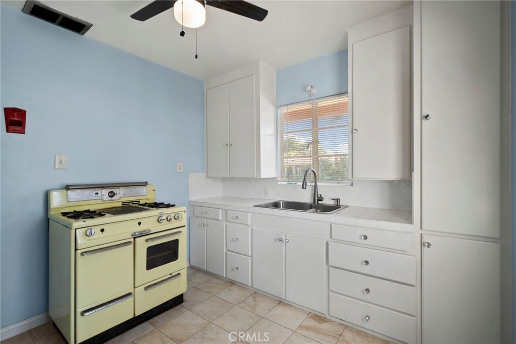 1565 N Palomares, Pomona, CA 91767 1565 N Palomares, Pomona, CA 91767