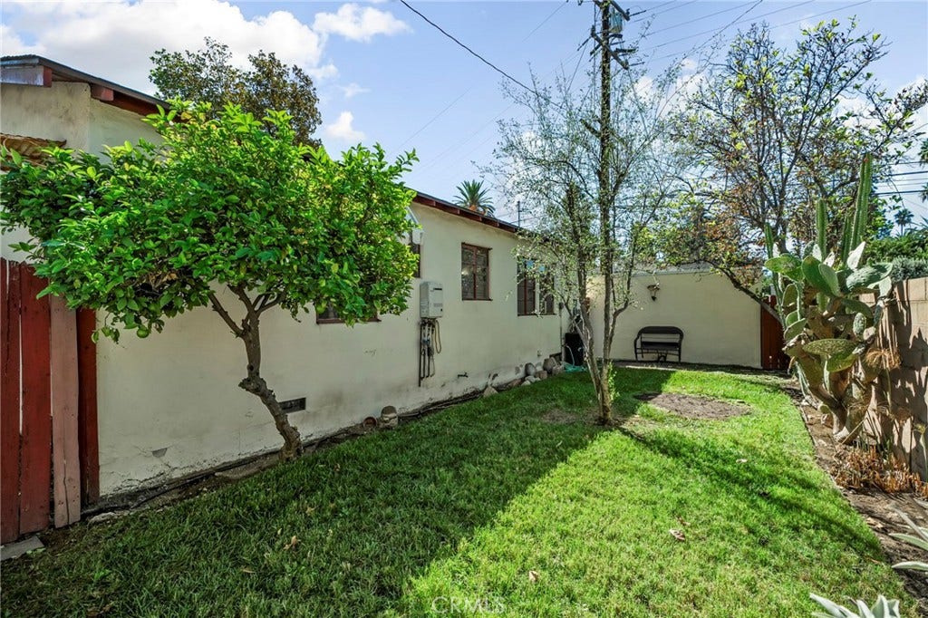 1565 N Palomares, Pomona, CA 91767 1565 N Palomares, Pomona, CA 91767