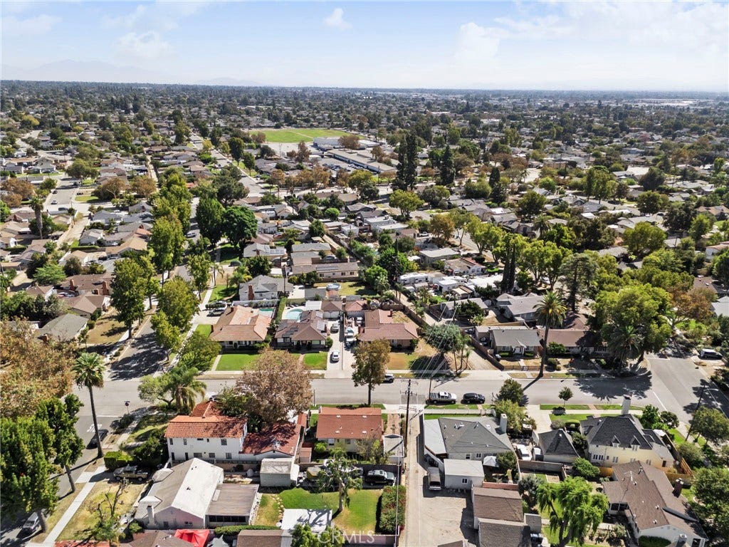1565 N Palomares, Pomona, CA 91767 1565 N Palomares, Pomona, CA 91767
