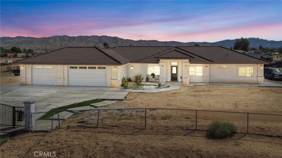 Property photo for 18237 Valencia Street, Hesperia, CA
