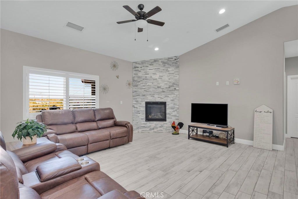 18237 Valencia Street, Hesperia, CA 92345 18237 Valencia Street, Hesperia, CA 92345