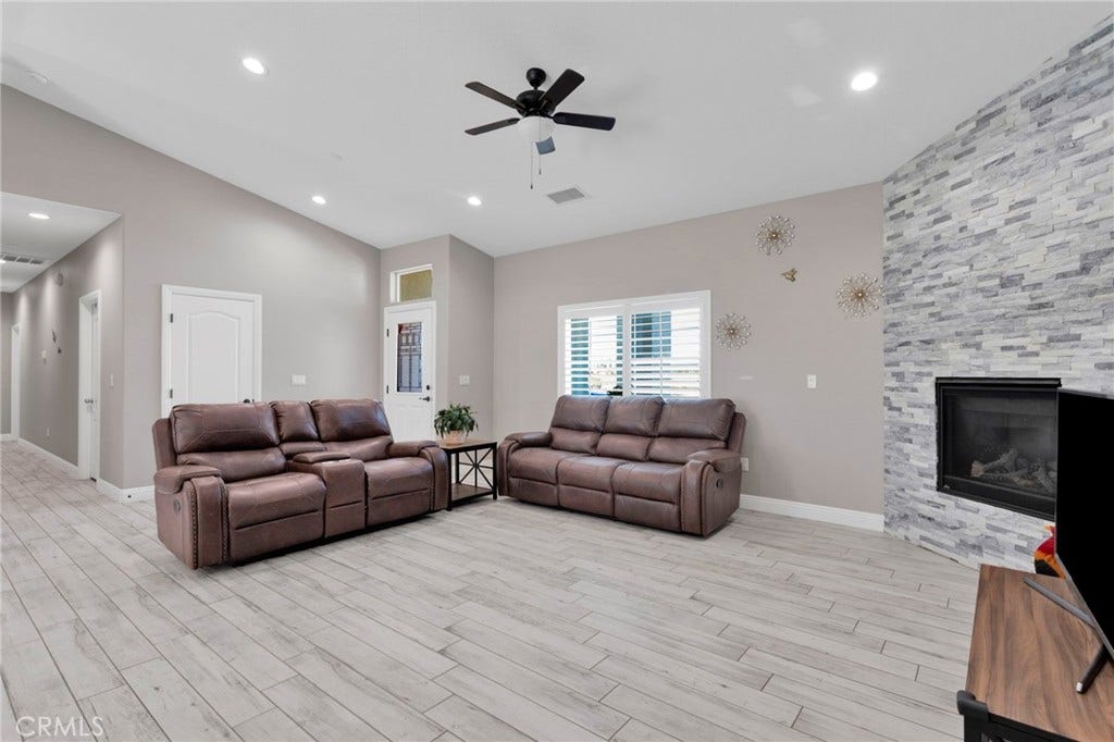 18237 Valencia Street, Hesperia, CA 92345 18237 Valencia Street, Hesperia, CA 92345