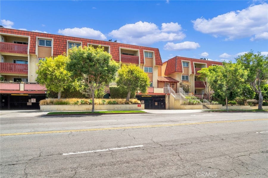 Property photo for 950 Main Street, #106, El Segundo, CA