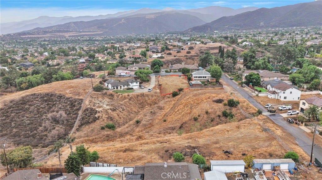 3255 Howe Street, Corona, CA 92881 3255 Howe Street, Corona, CA 92881