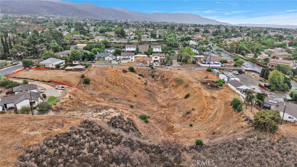 3255 Howe Street, Corona, CA 92881 3255 Howe Street, Corona, CA 92881