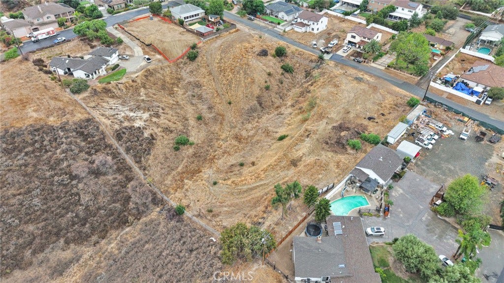 3255 Howe Street, Corona, CA 92881 3255 Howe Street, Corona, CA 92881