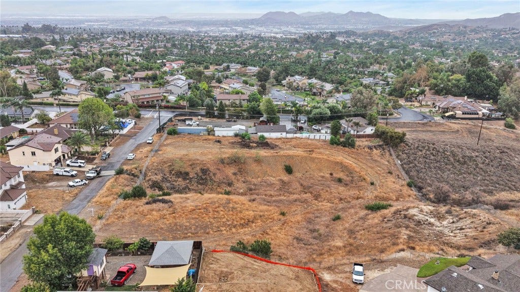 3255 Howe Street, Corona, CA 92881 3255 Howe Street, Corona, CA 92881
