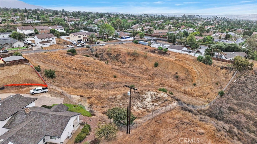 3255 Howe Street, Corona, CA 92881 3255 Howe Street, Corona, CA 92881