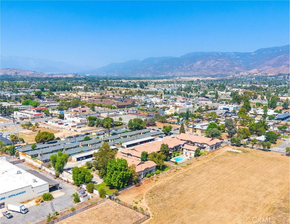 1683 Pumalo Street, San Bernardino, CA 92404 1683 Pumalo Street, San Bernardino, CA 92404
