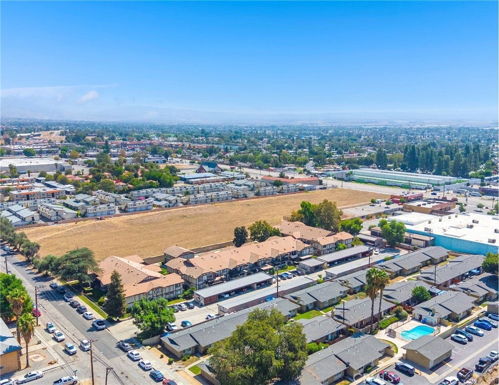 1683 Pumalo Street, San Bernardino, CA 92404 1683 Pumalo Street, San Bernardino, CA 92404