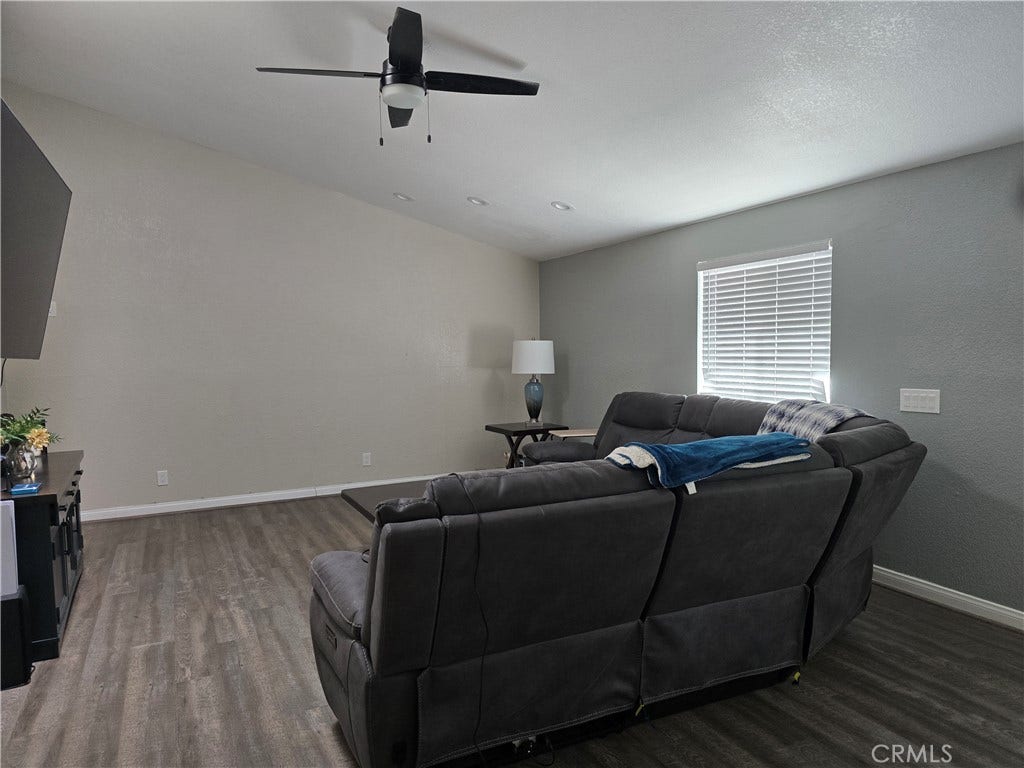 9168 Espada Avenue, Hesperia, CA 92345 Living Room