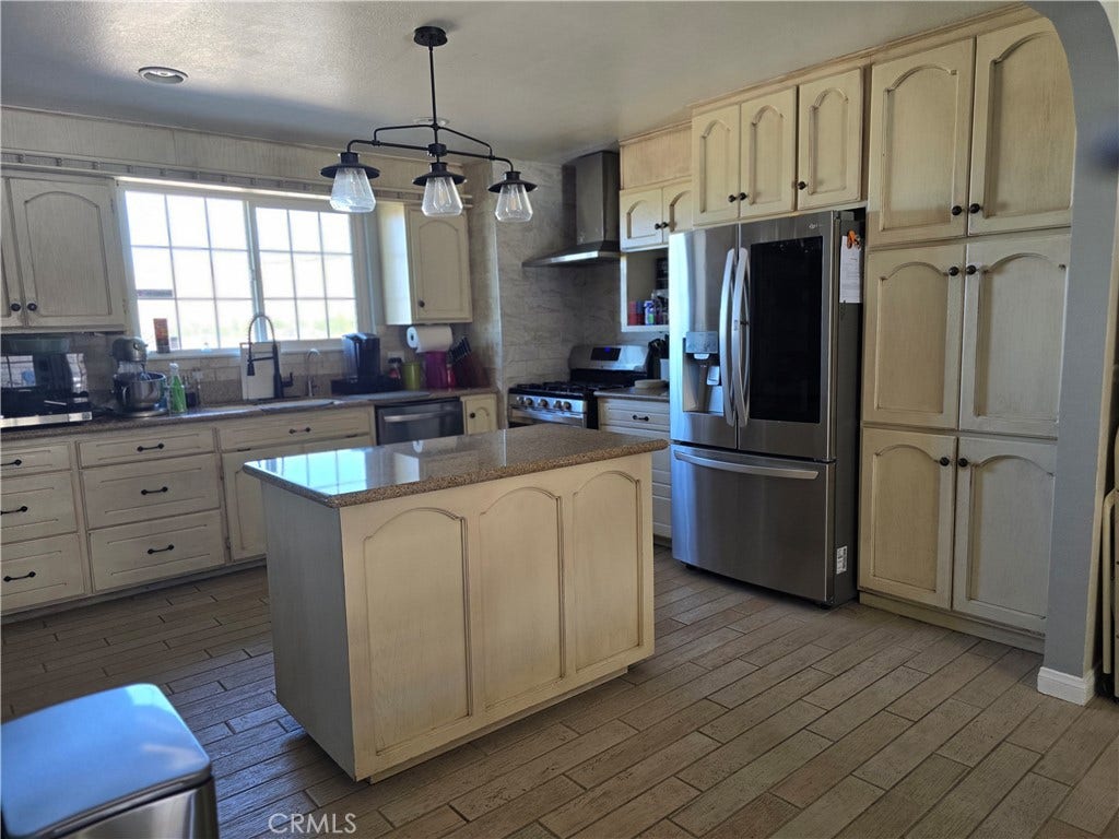 9168 Espada Avenue, Hesperia, CA 92345 Kitchen