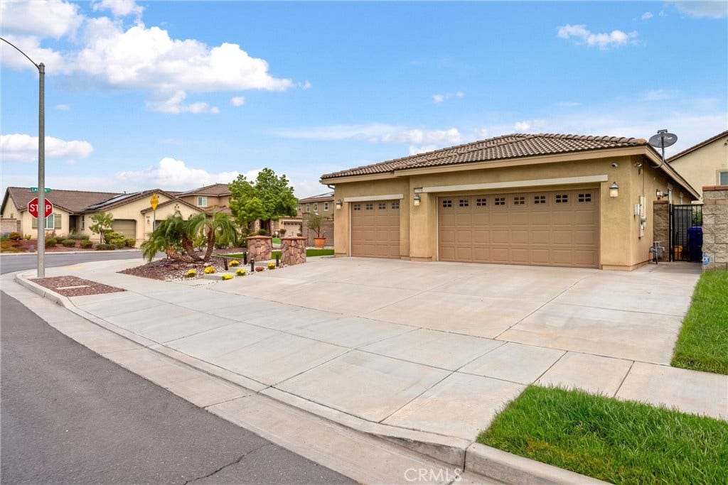 11908 Confluence Dr, Jurupa Valley, CA 91752