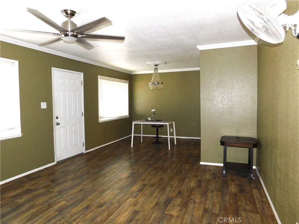 Living-dining area