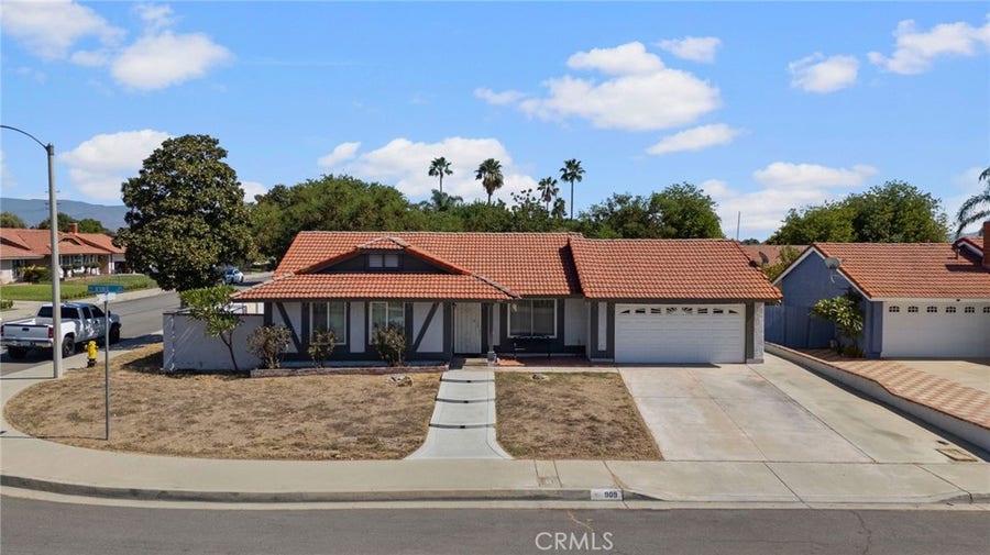 Property photo for 909 S Vine Avenue, Bloomington, CA