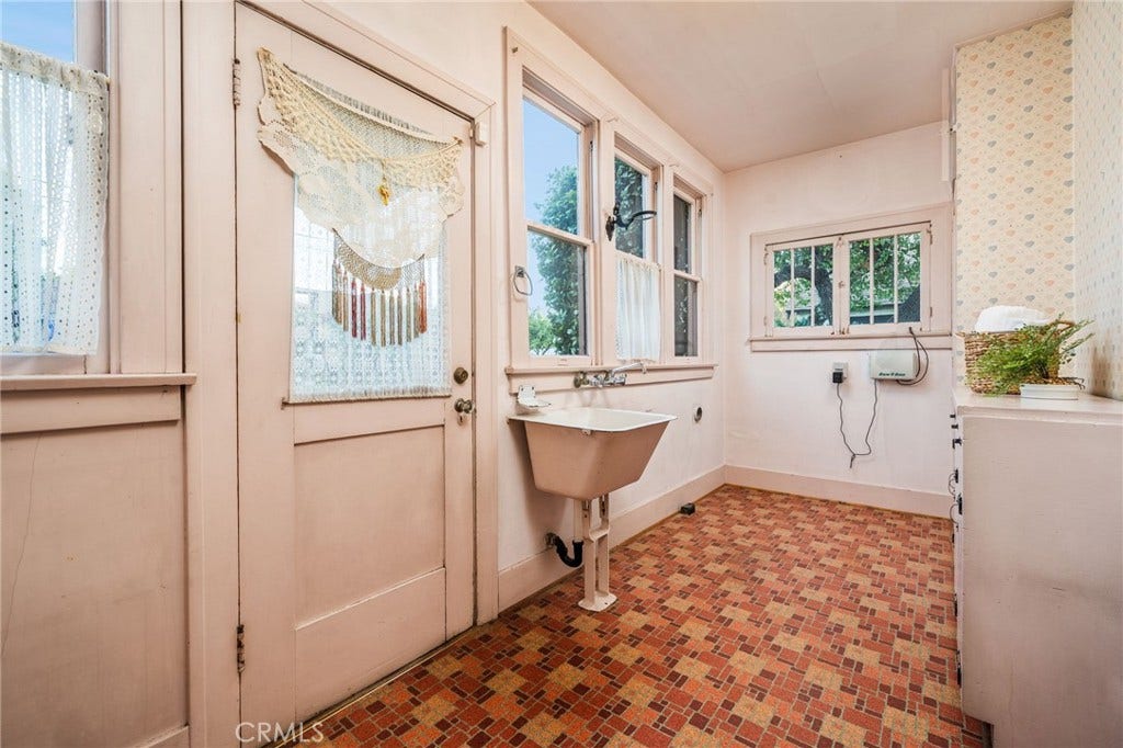 117 E J Street, Ontario, CA 91764 117 E J Street, Ontario, CA 91764