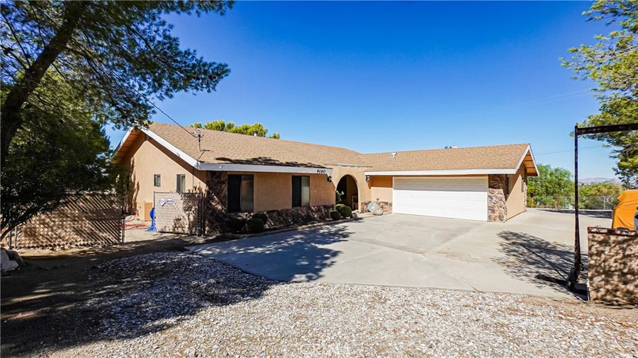 Property photo for 9160 Buena Vista Street, Apple Valley, CA