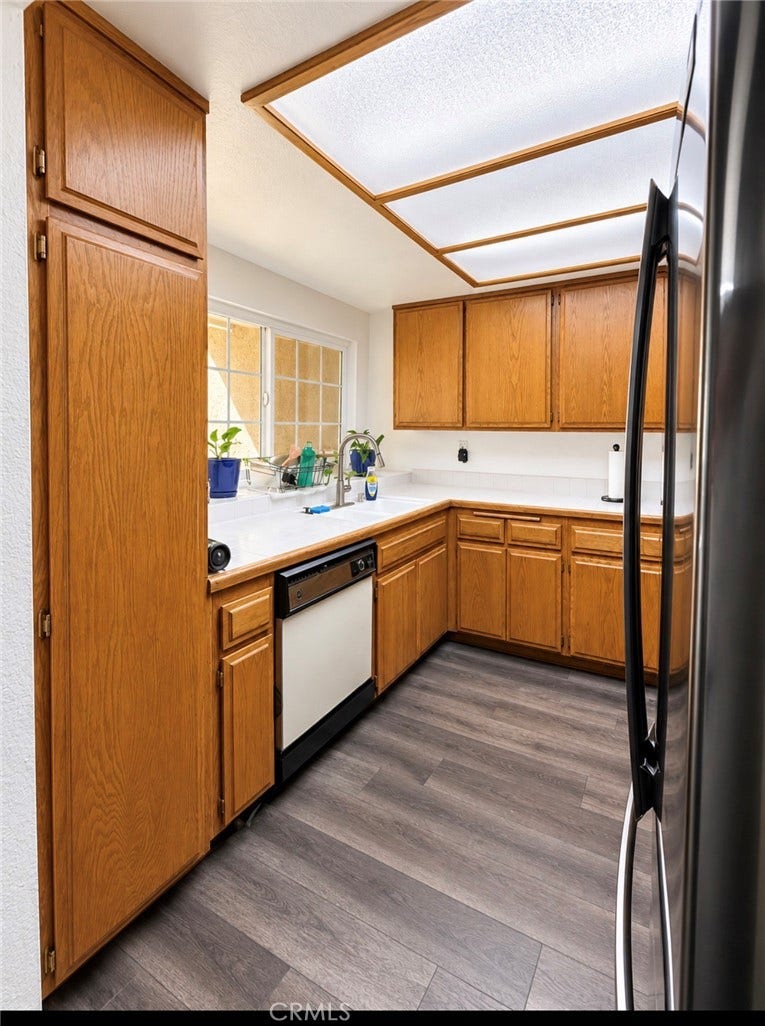 10050 Base Line Road, Rancho Cucamonga, CA 91701 Kitchen