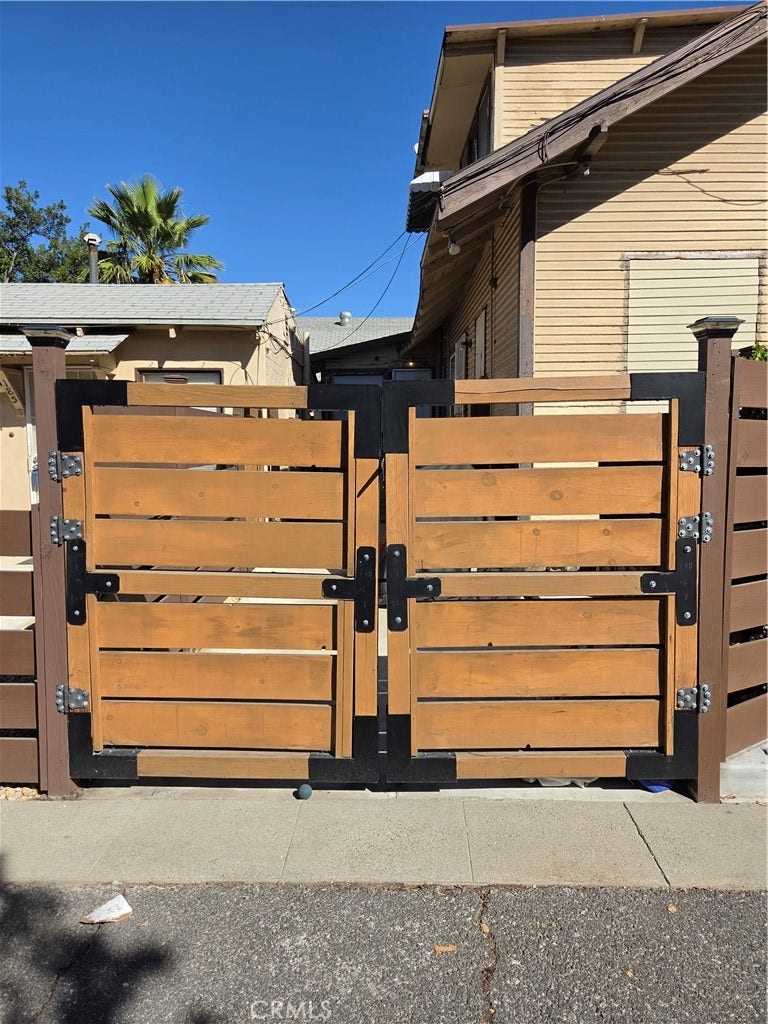 185 W Kingsley, Pomona, CA 91768 185 W Kingsley, Pomona, CA 91768
