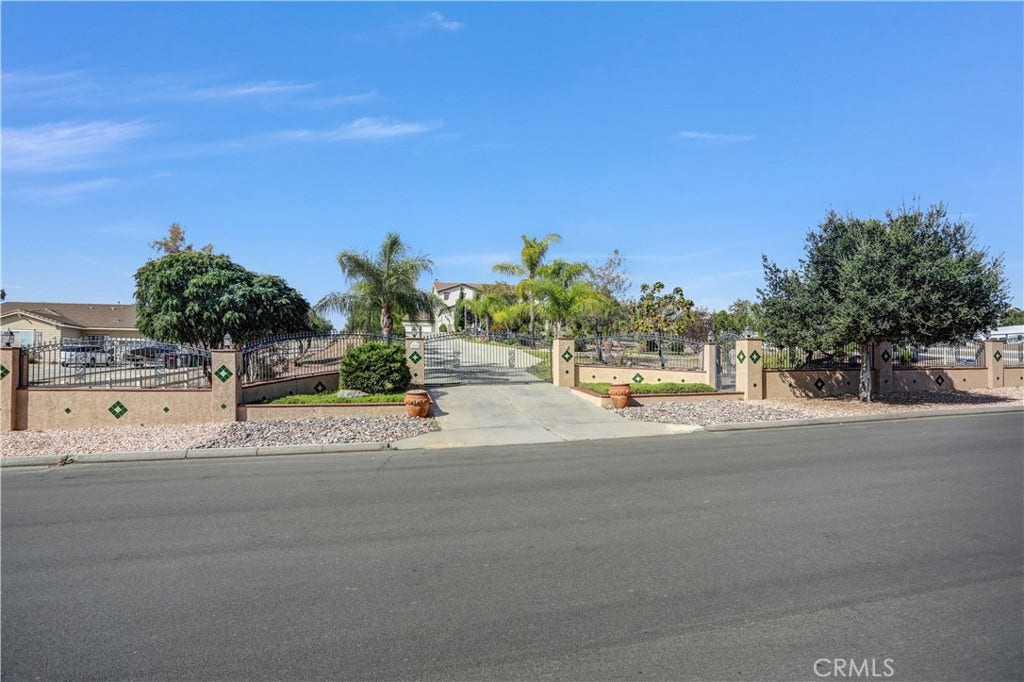 18689 Hawkhill, Perris, CA 92570 18689 Hawkhill, Perris, CA 92570