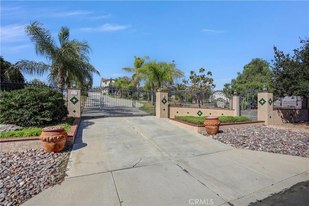 18689 Hawkhill, Perris, CA 92570 18689 Hawkhill, Perris, CA 92570