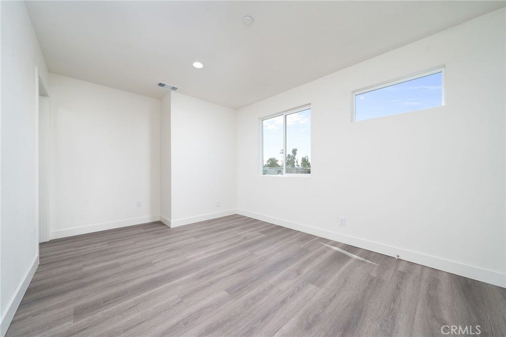 6837 N Haskell Avenue, Van Nuys, CA 91406 6837 N Haskell Avenue, Van Nuys, CA 91406
