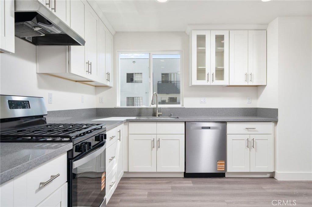 6837 N Haskell Avenue, Van Nuys, CA 91406 6837 N Haskell Avenue, Van Nuys, CA 91406