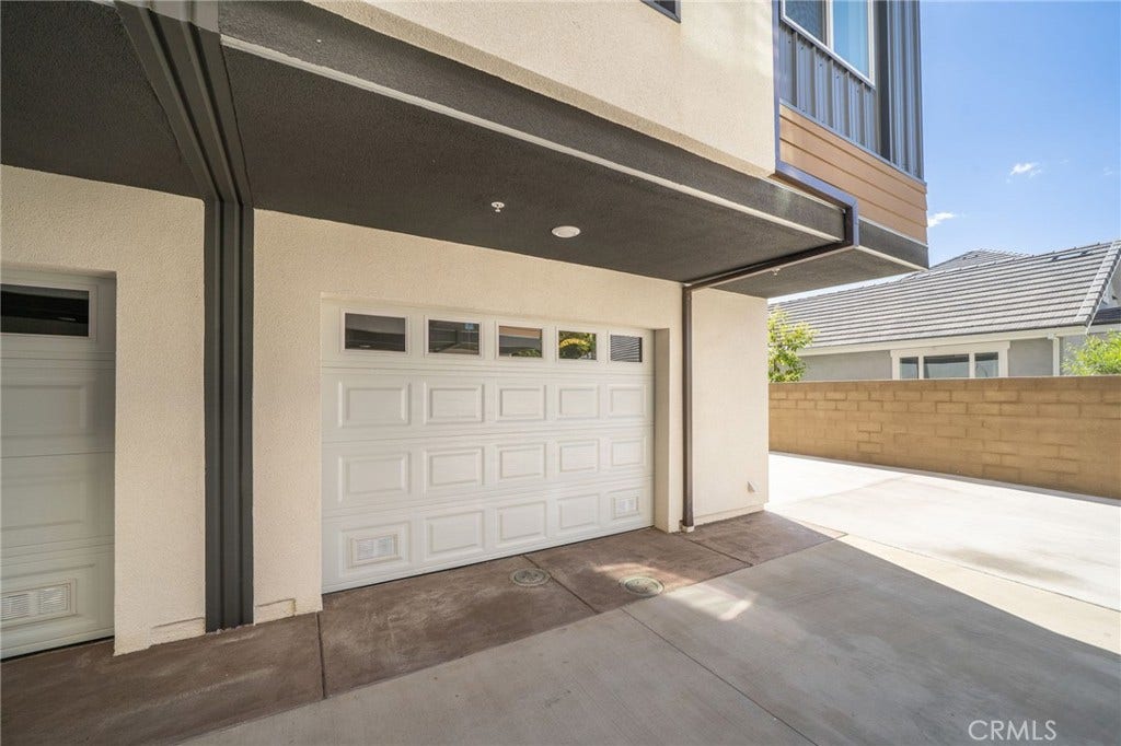 6837 N Haskell Avenue, Van Nuys, CA 91406 6837 N Haskell Avenue, Van Nuys, CA 91406