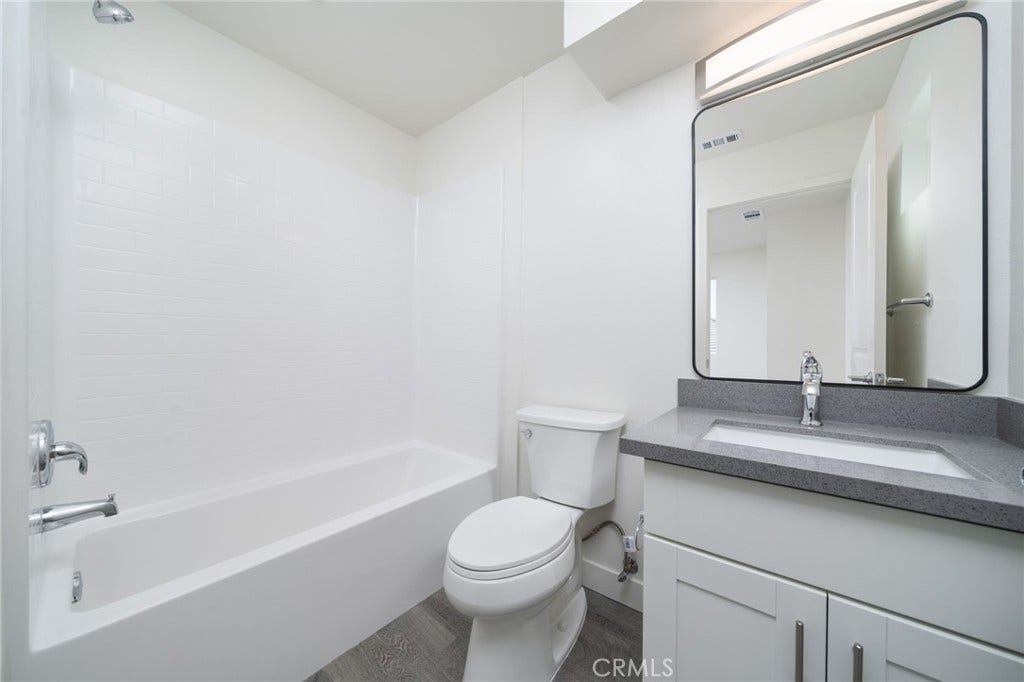 6837 N Haskell Avenue, Van Nuys, CA 91406 6837 N Haskell Avenue, Van Nuys, CA 91406