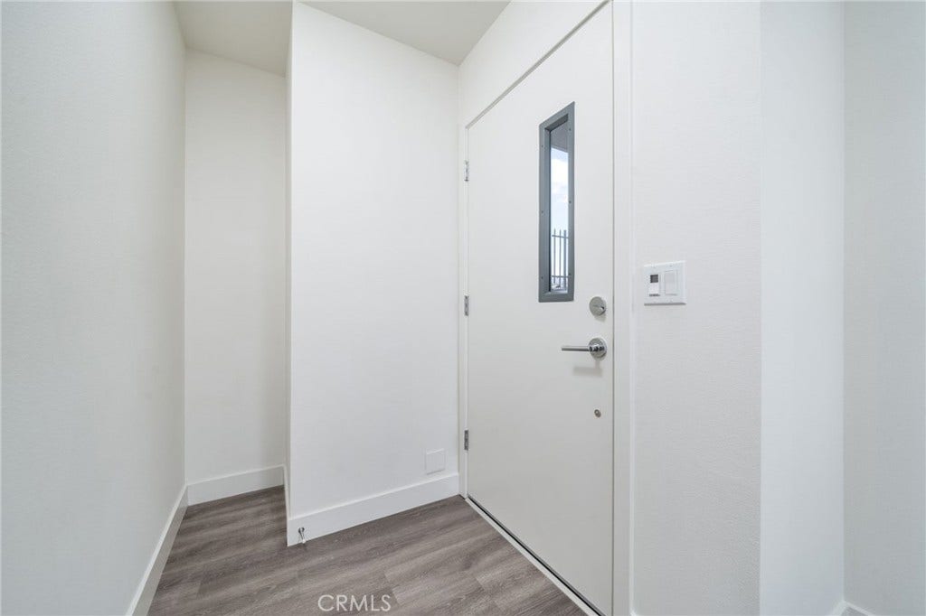 6837 N Haskell Avenue, Van Nuys, CA 91406 6837 N Haskell Avenue, Van Nuys, CA 91406
