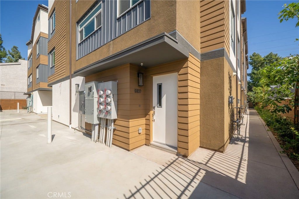 6837 N Haskell Avenue, Van Nuys, CA 91406 6837 N Haskell Avenue, Van Nuys, CA 91406
