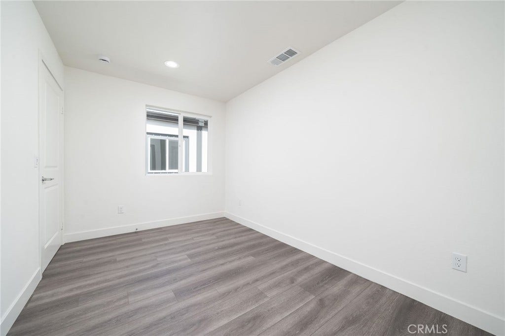 6837 N Haskell Avenue, Van Nuys, CA 91406 6837 N Haskell Avenue, Van Nuys, CA 91406