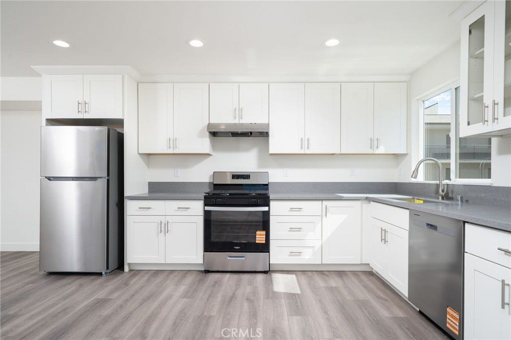 6837 N Haskell Avenue, Van Nuys, CA 91406 6837 N Haskell Avenue, Van Nuys, CA 91406