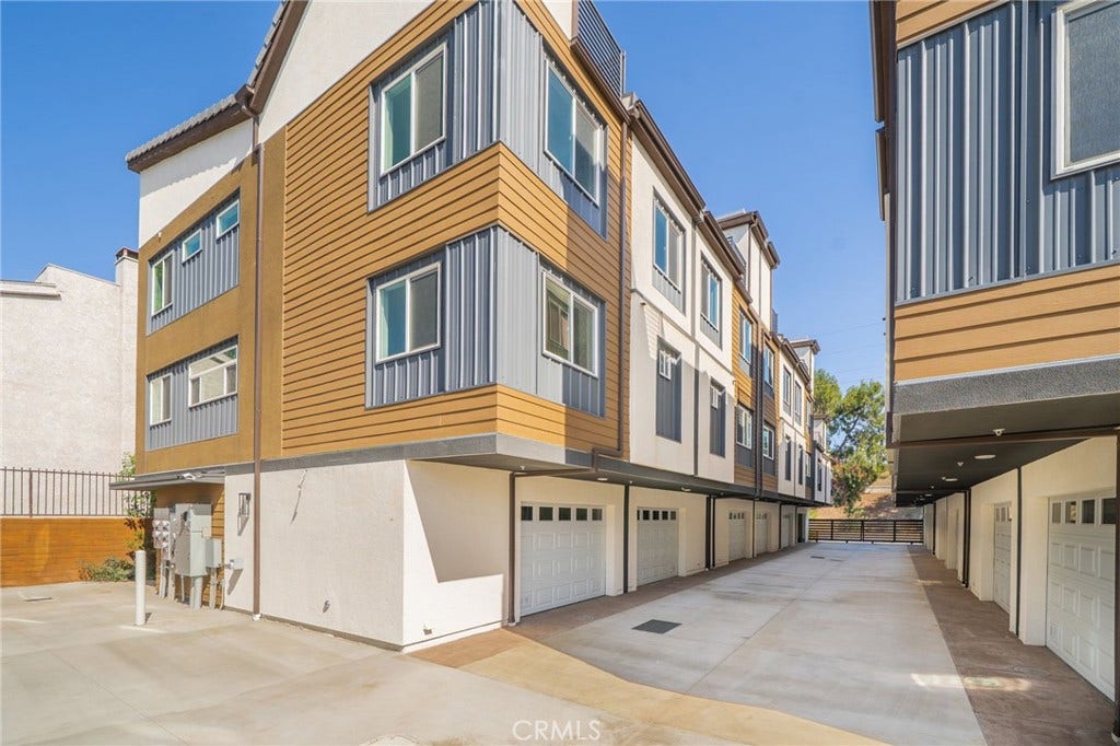 6837 N Haskell Avenue, Van Nuys, CA 91406 6837 N Haskell Avenue, Van Nuys, CA 91406