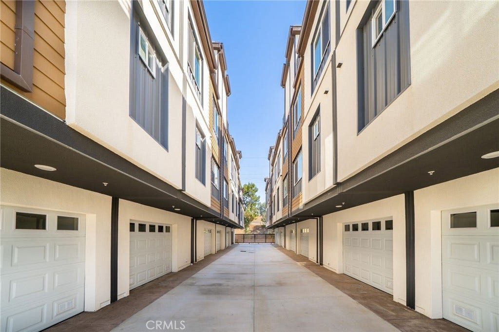 6837 N Haskell Avenue, Van Nuys, CA 91406 6837 N Haskell Avenue, Van Nuys, CA 91406