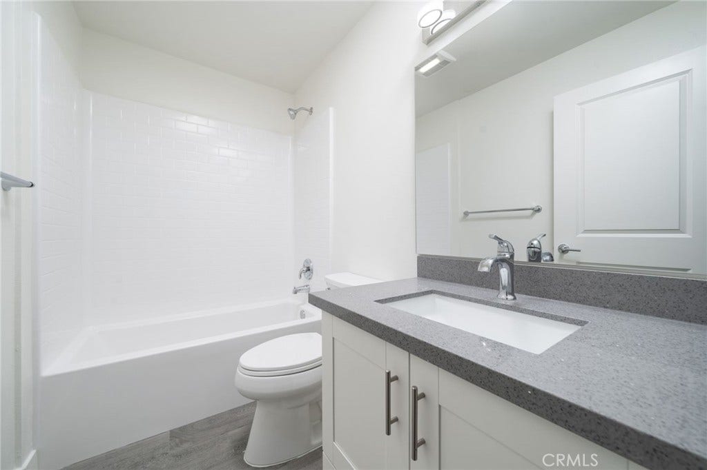 6837 N Haskell Avenue, Van Nuys, CA 91406 6837 N Haskell Avenue, Van Nuys, CA 91406