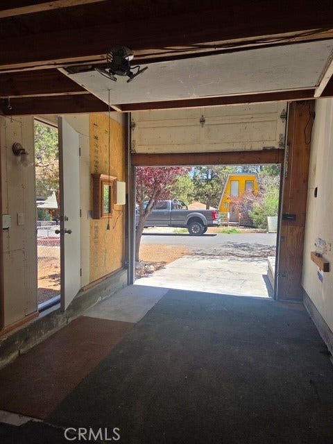 158 Leonard, Sugarloaf, CA 92386 Attached Garage