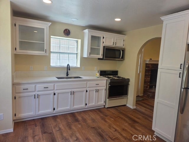 158 Leonard, Sugarloaf, CA 92386 Kitchen